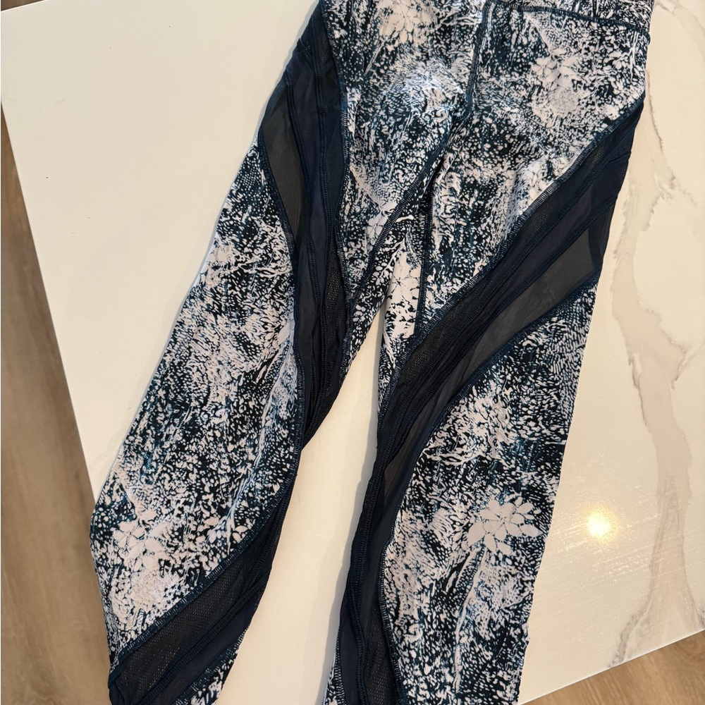 Lululemon Athletica Blue and White Patterned Leggings
